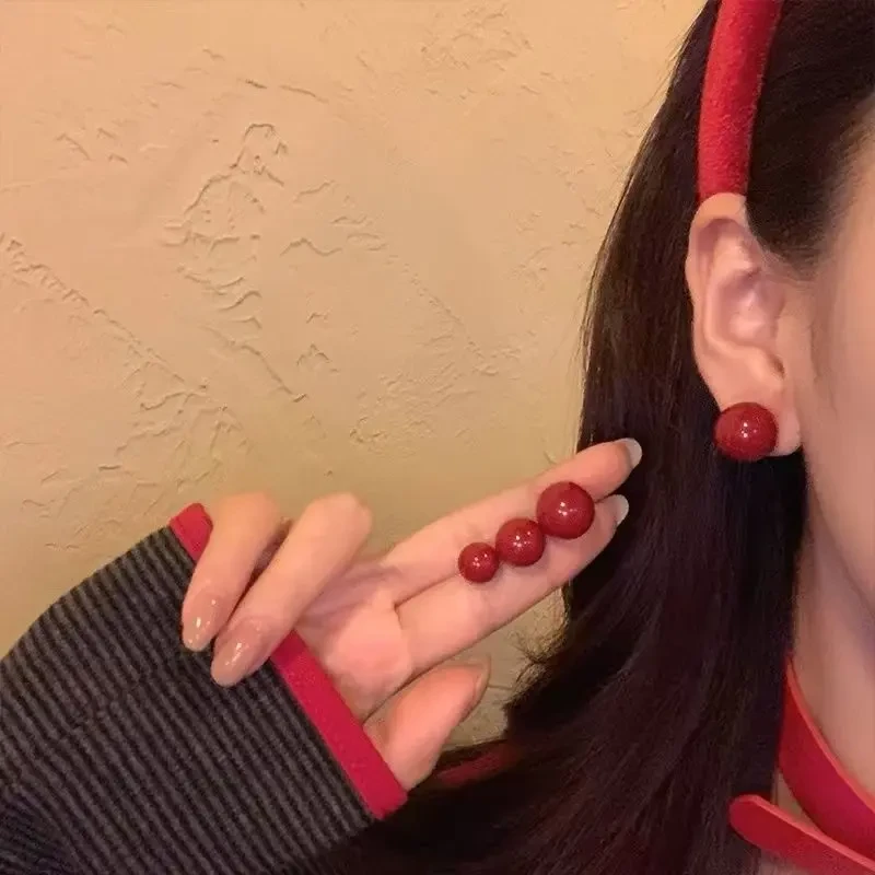 合金耳饰 安可拉红复古耳钉女法式高级感气质显脸小秋冬百搭耳环