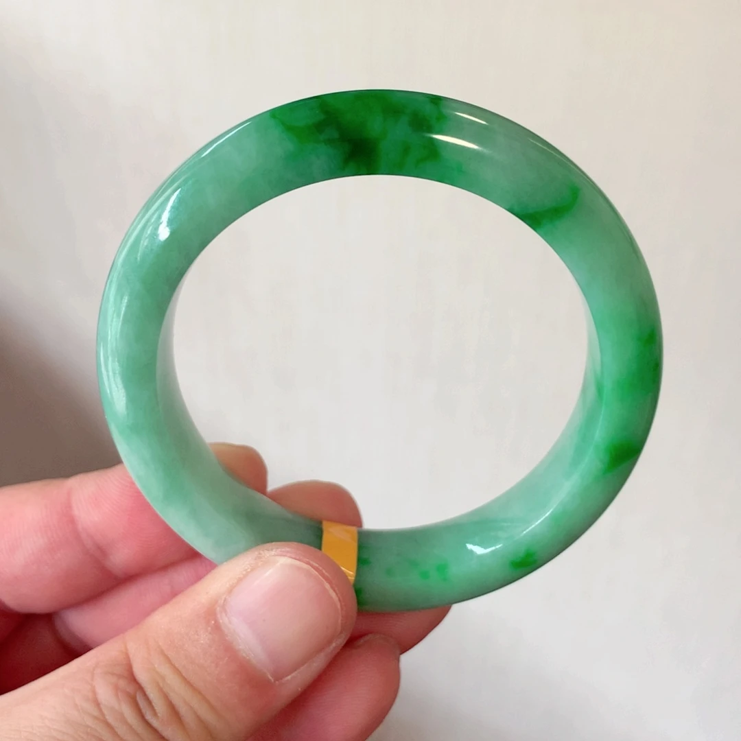 翡翠手镯未镶嵌缅甸翡翠