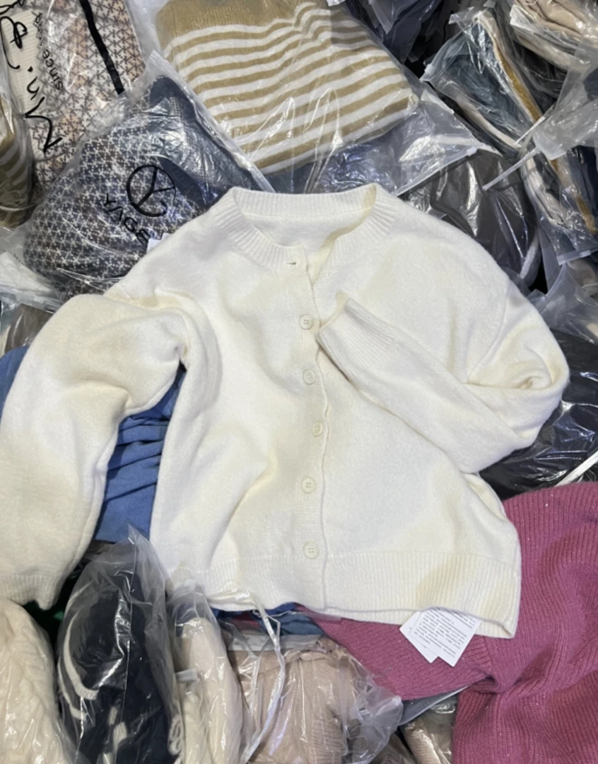 撤柜品牌尾货服饰