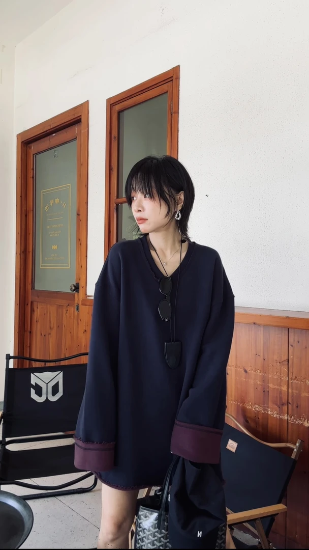 LIS&Az-时髦感可翻袖撞色卫衣  LS91101 青仓款