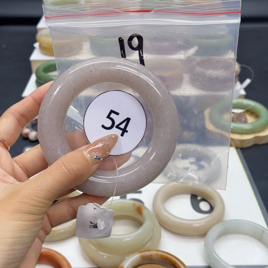 【闪购商品】石英质玉手镯未镶嵌