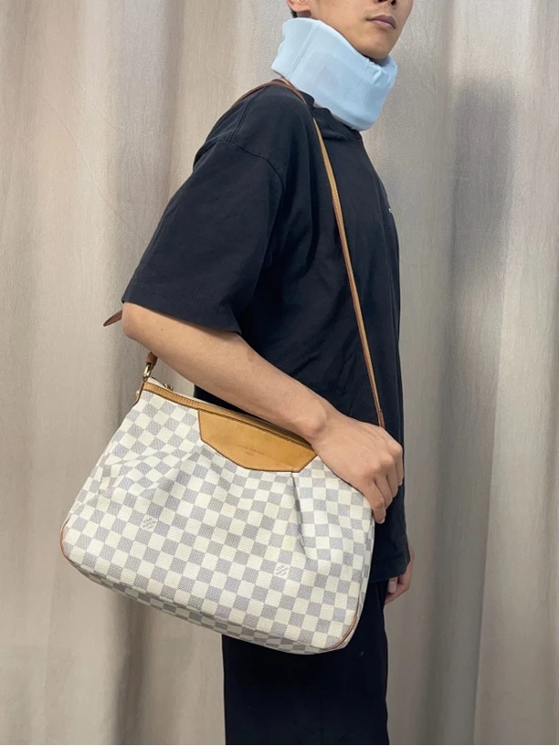 95新 LouisVuitton/路易威登 白棋盘格斜挎包