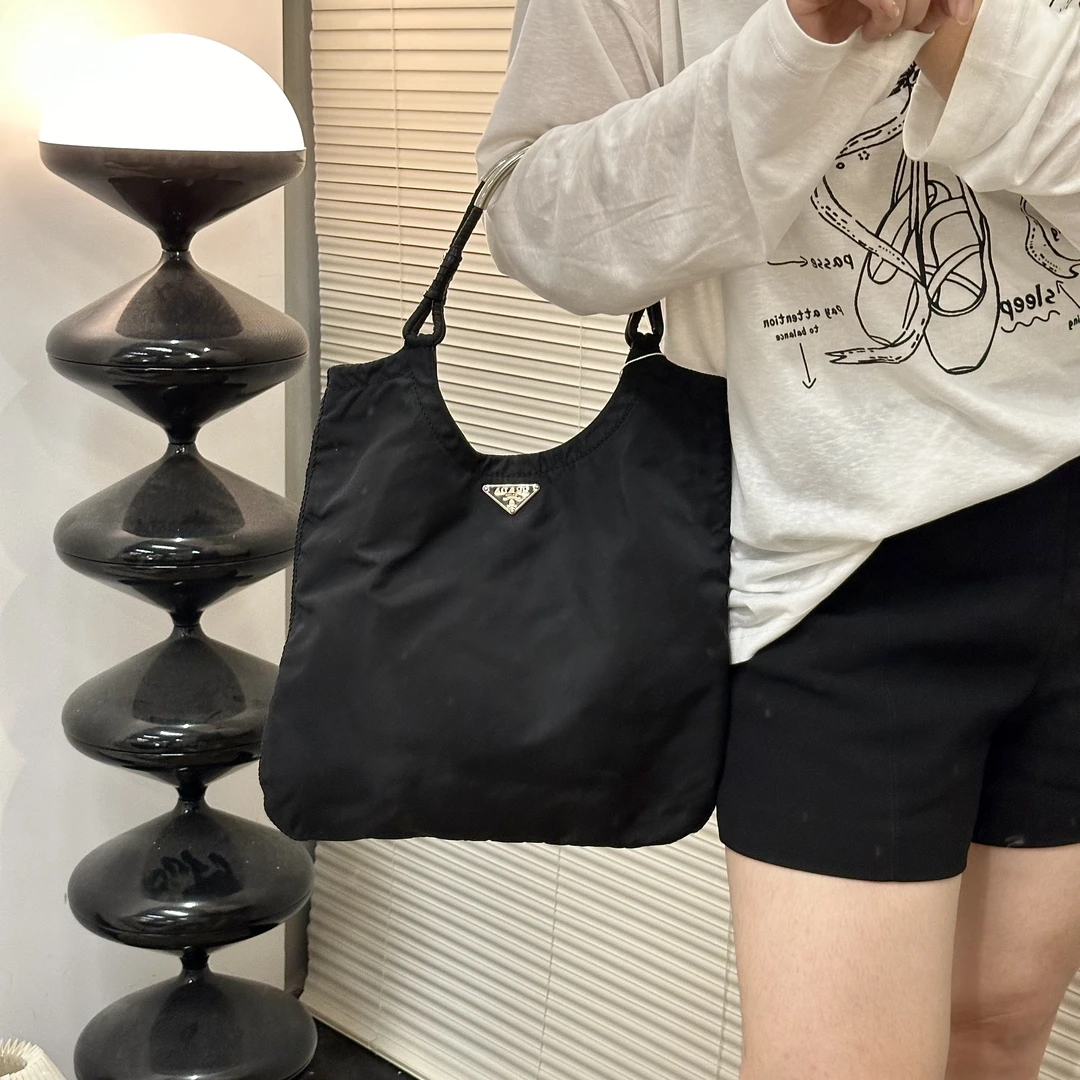 95新 Prada/普拉达 银杆降落伞托特包
