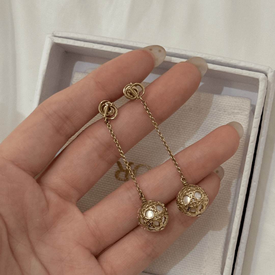 95新 DIOR/迪奥 迪奥珠珠耳钉扫肩蒙田