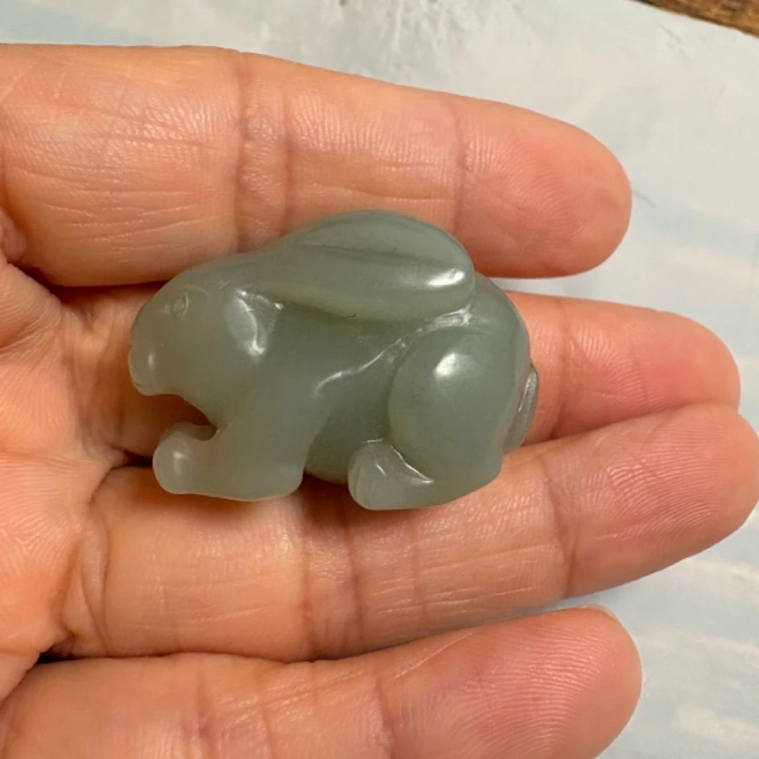 和田玉且末料玉兔灰色小兔子