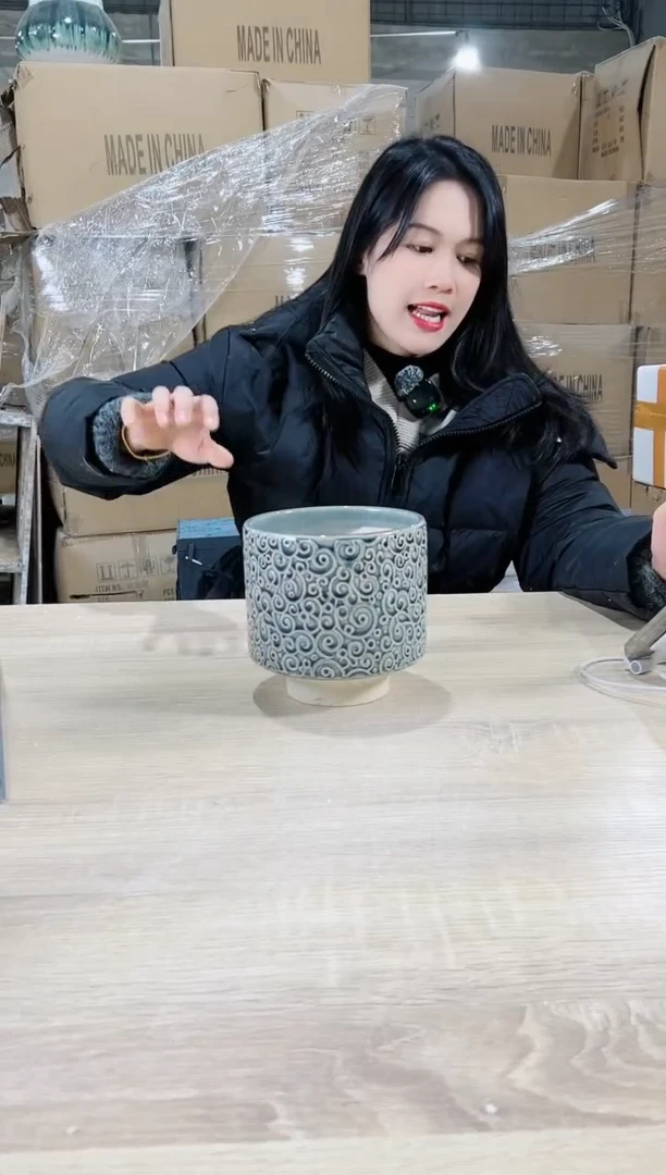 【闪购商品】陶瓷15cm以下瑕疵品缺脚圆筒勾花裂纹14X14