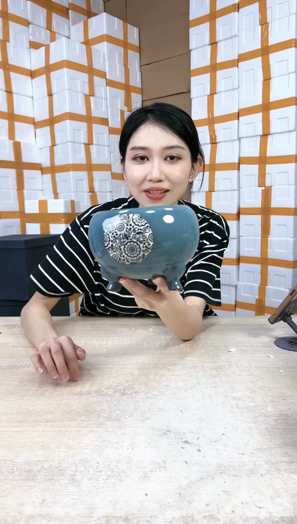 【闪购商品】陶瓷20CM以下三脚中间花蓝釉12x12