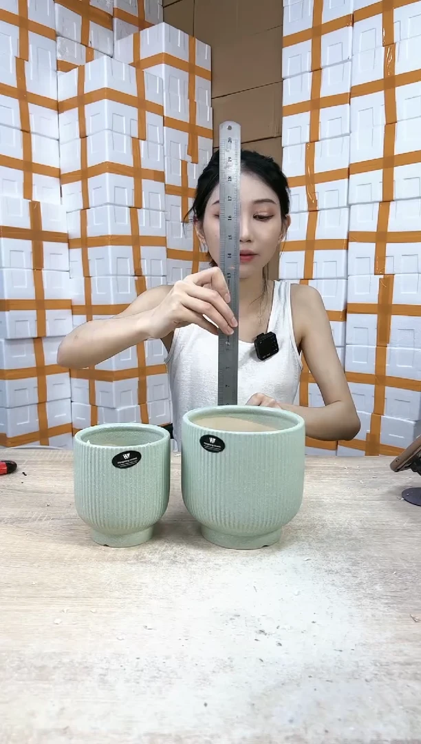 【闪购商品】陶瓷20CM以下杯型条纹浅绿中号15+小号12