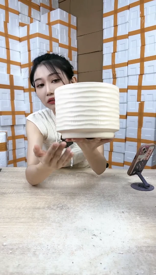 【闪购商品】陶瓷20CM以下杯型格子米黄19x14