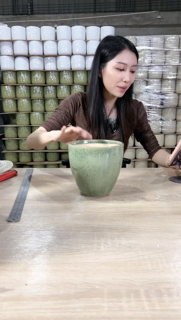 【闪购商品】陶瓷20CM以下橄榄绿花釉小号17x16