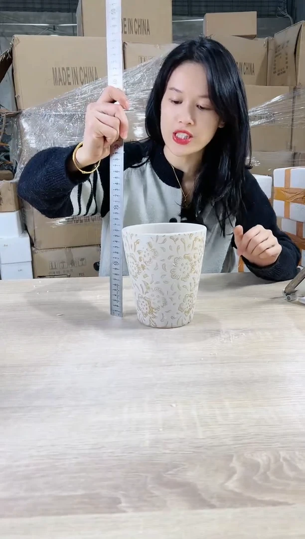 【闪购商品】陶瓷15cm以下圆筒缩点小号15X16