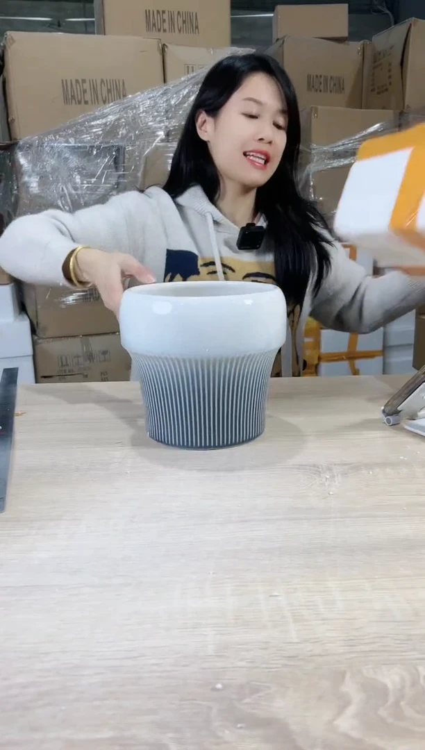 【闪购商品】陶瓷15cm-20cm圆口半条纹渐变色中号19X18