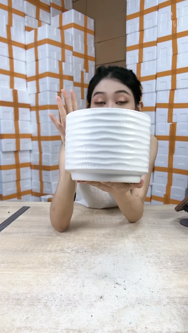 【闪购商品】陶瓷20CM以下杯型格子哑白19x14