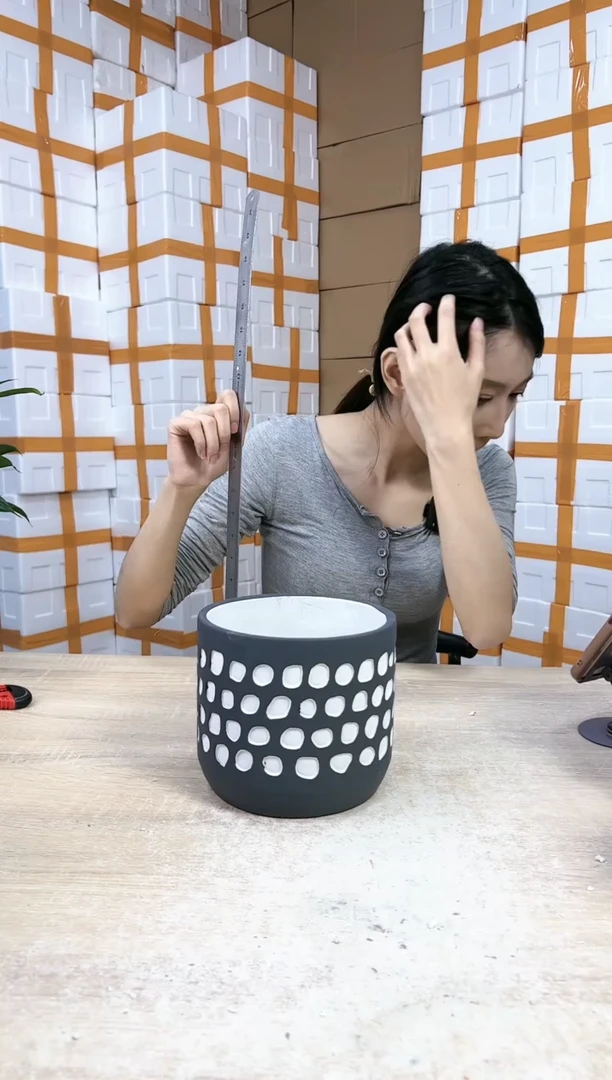 【闪购商品】红陶20CM以下水泥洞洞黑白17x15