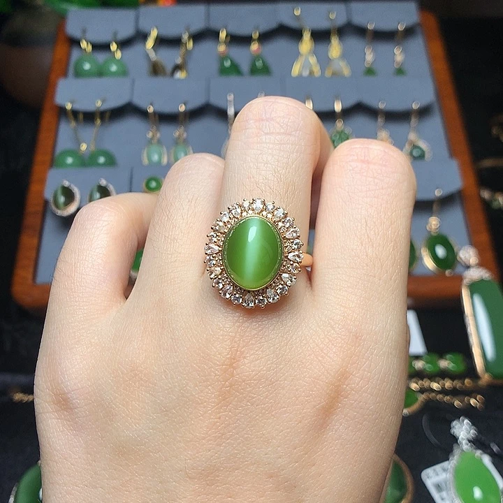 和田玉首饰18K金镶嵌