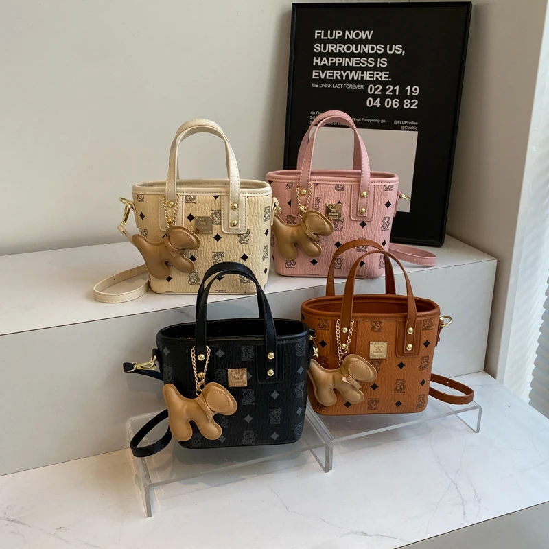 韩版ins可爱卡通水桶包女2024新款简约百搭单肩包小众设计斜挎包