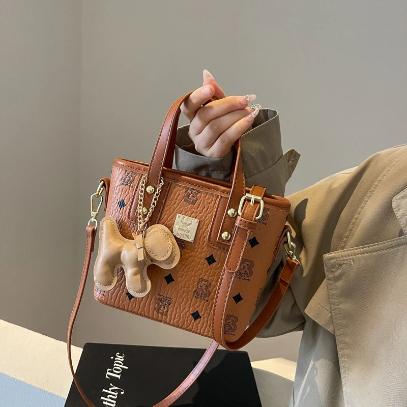 2024新款时尚斜挎包今年流行爆款包包女秋冬季百搭女士手提水桶包