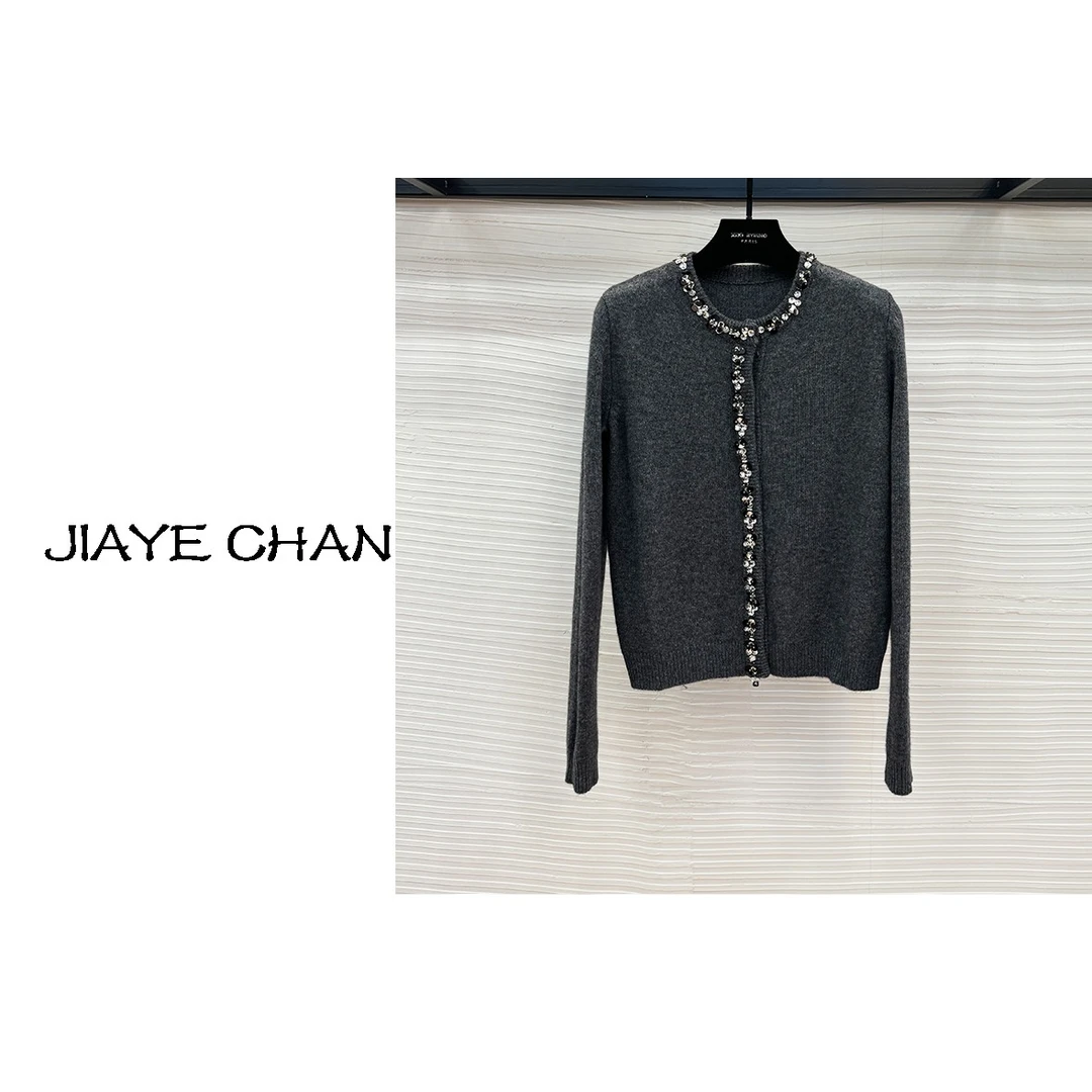 JIAYE CHAN    重工钉珠亮片钻领针织开衫