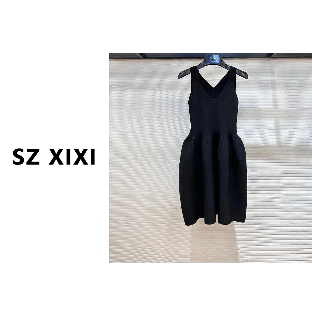 JIAYE CHAN V领优雅绽放轻纱细针气质显瘦收腰连衣裙