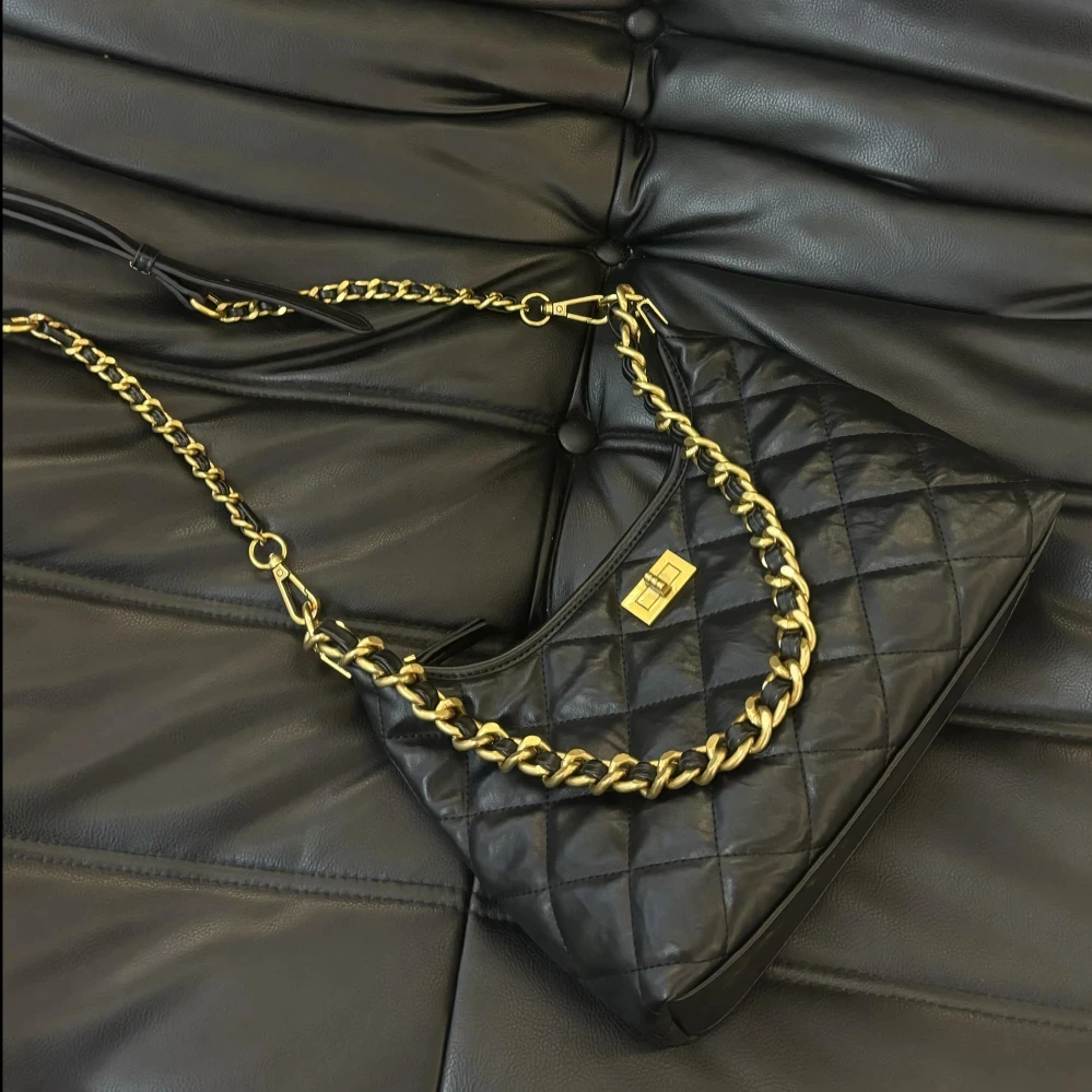 小众轻奢简约时尚百搭气质休闲高级感菱格单肩斜挎方包气质腋下包