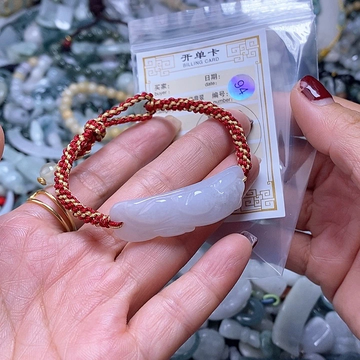 翡翠颈饰未镶嵌吊坠