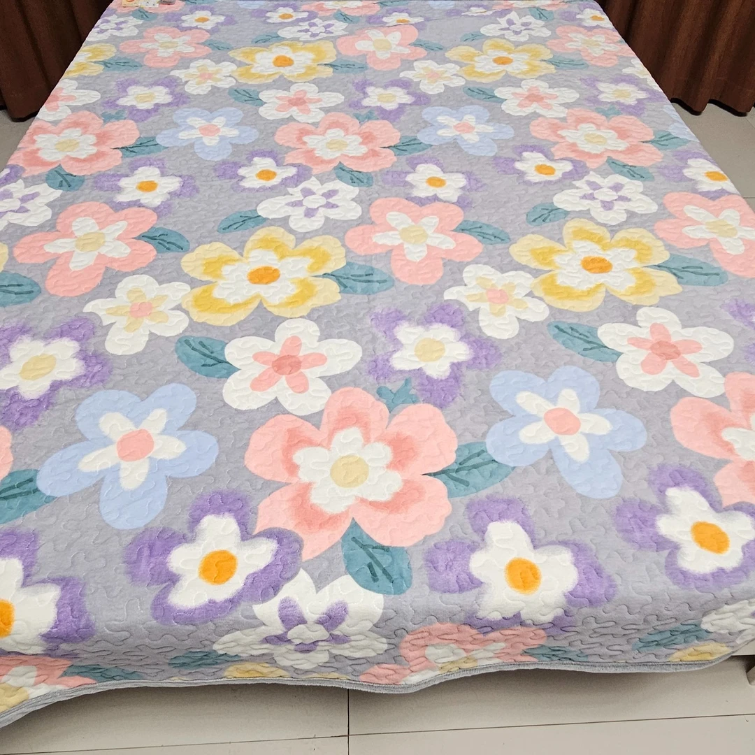 爆款大花海牛奶绒床盖不划床 舒适亲肤 牢牢的保留住温度防滑绗缝