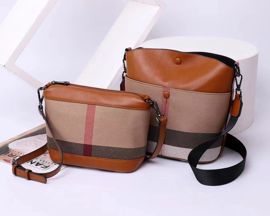 『绝色』真皮格子水桶包新款大容量小众高级感宽带单肩斜挎子母包女