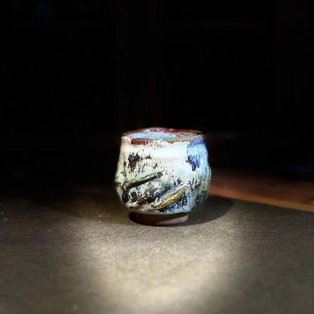 简趣 黄荣华春系手握杯