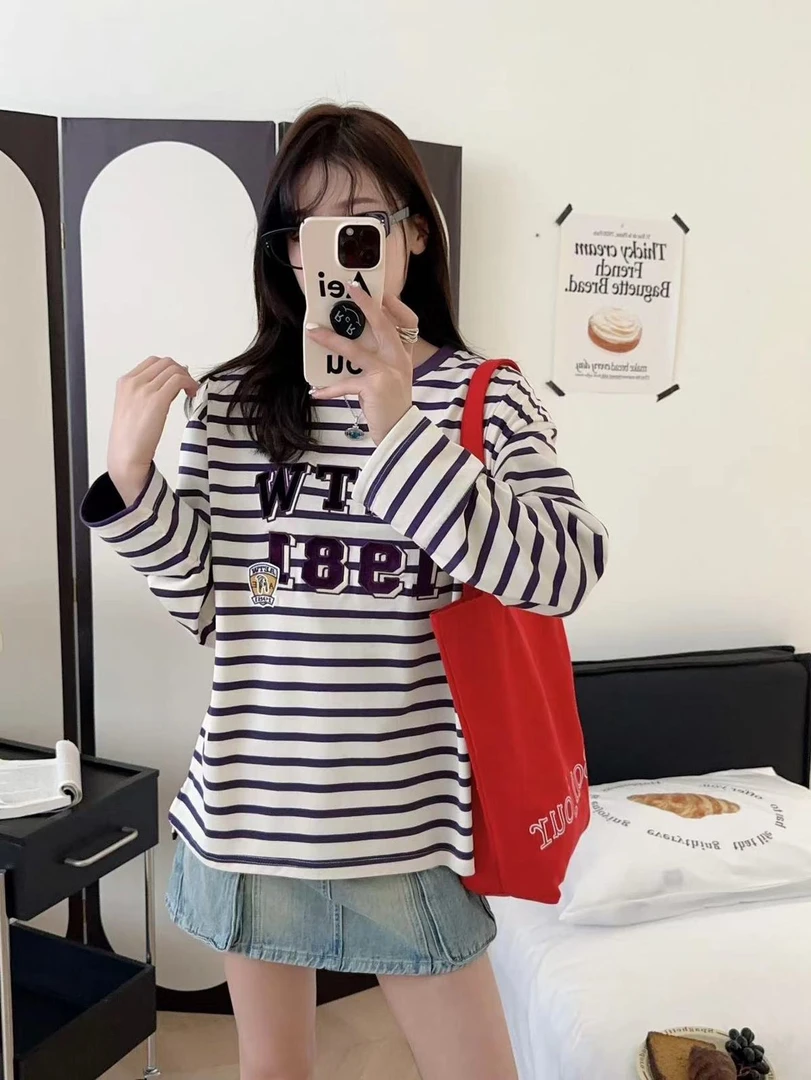 小雅姐姐 秋季AE蓝狗狗盾牌打底T恤衫HX34