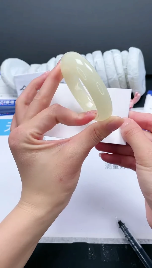 【闪购商品】石英质玉手镯未镶嵌327-54.8