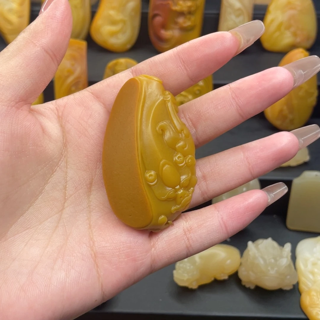 【闪购商品】石英质玉吊坠(不含链)未镶嵌岁***迹
