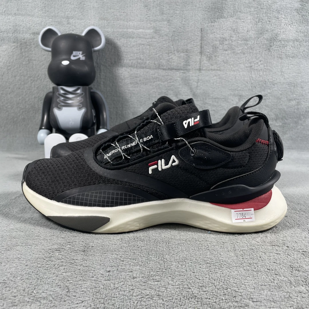 二手39码 FILA 跑鞋 A12M132208F 黑色 发黄裂纹 无盒