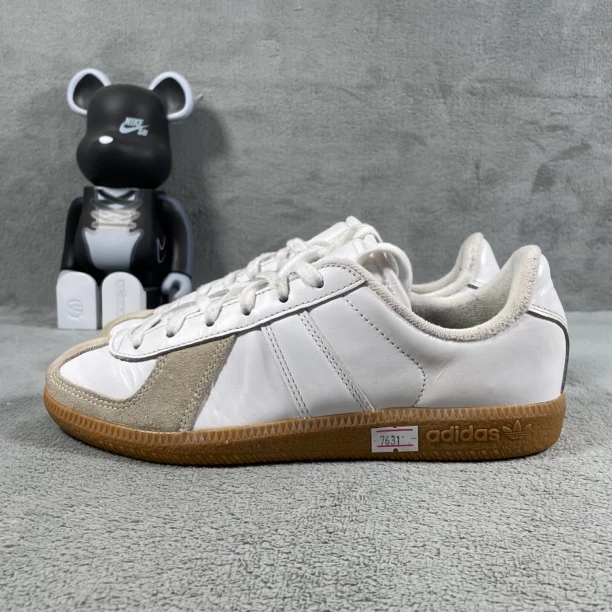 二手38.5码 adidas Originals BW Army 休闲鞋 白色 裂皮 公价479