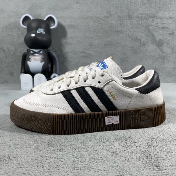 二手38码 adidas Originals 板鞋 白 帮磨损 无盒 公价1249