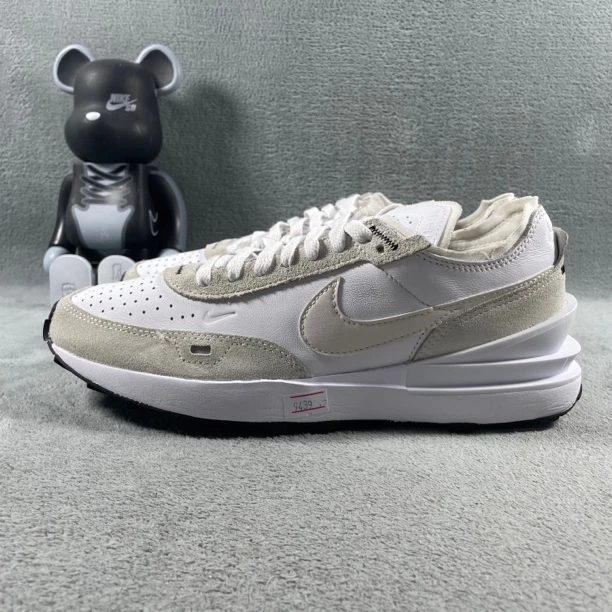 二手42码 Nike Waffle One 跑鞋 白 裂纹面污渍 无盒