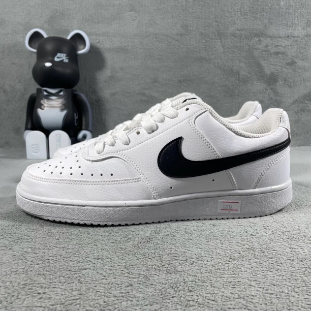 二手41码 Nike Court Vision 休闲鞋 纯白 内衬污渍 无盒公价419