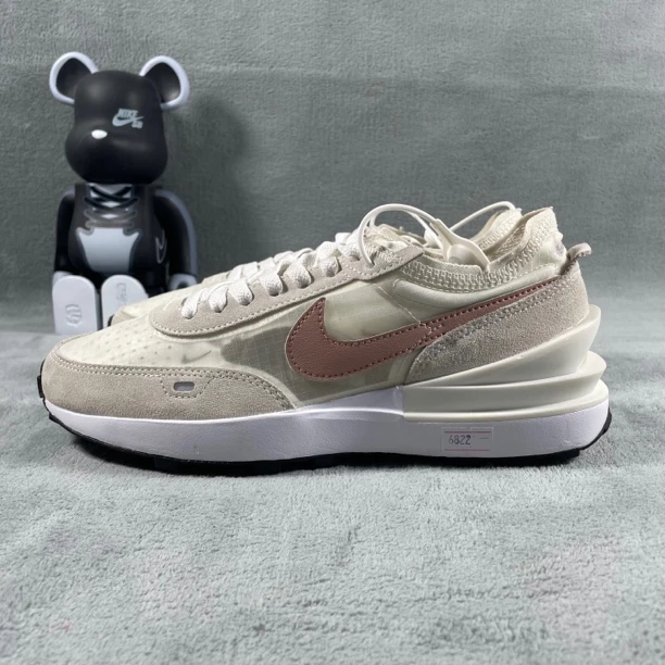 二手38.5码 Nike Waffle One跑鞋 白 面夹棉絮帮黄渍 无盒公价339