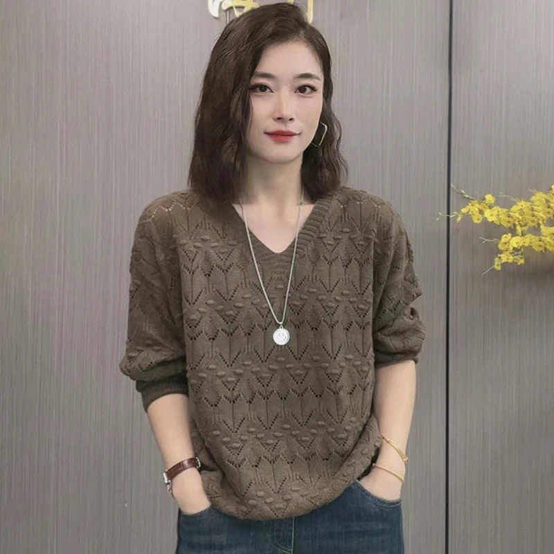 薄款大码女装新款V领镂空遮肚薄款休闲遮肉宽松色气质针织衫女