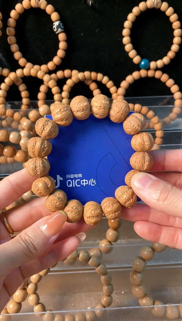 【闪购商品】猴头核桃吊坠京八棱