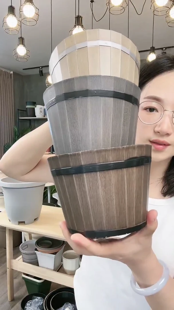 【闪购商品】塑料20CM以下6寸雪松木桶混色3只无孔