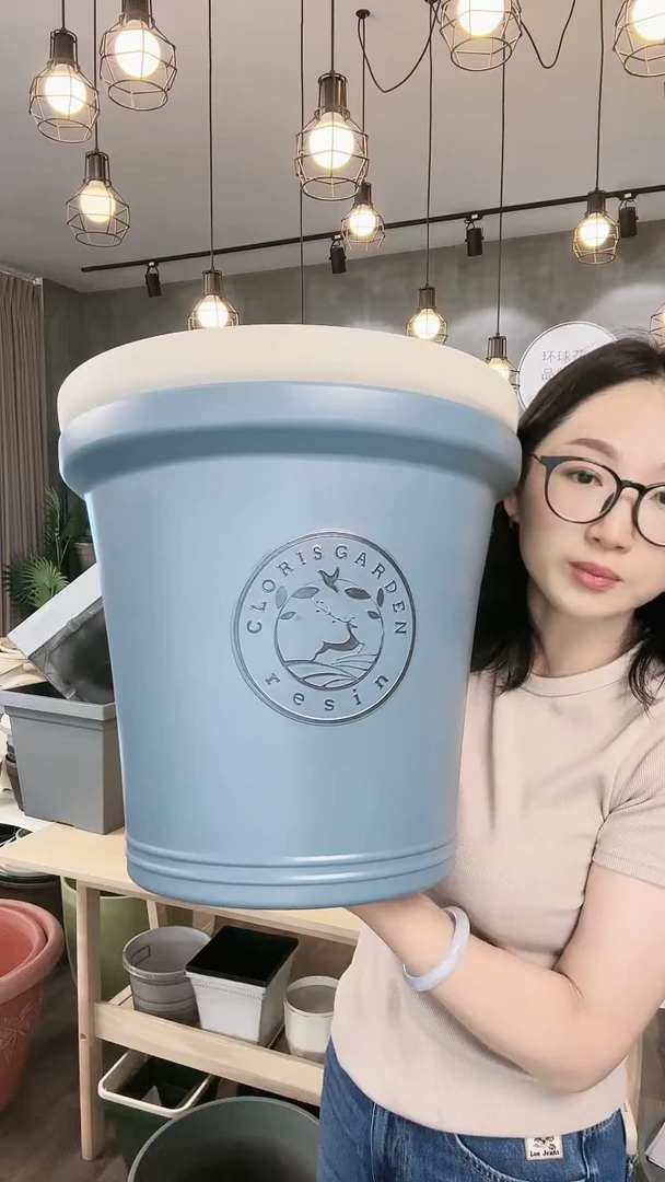 【闪购商品】塑料20CM以下14.8寸台阶盆蓝色白色各一只带托