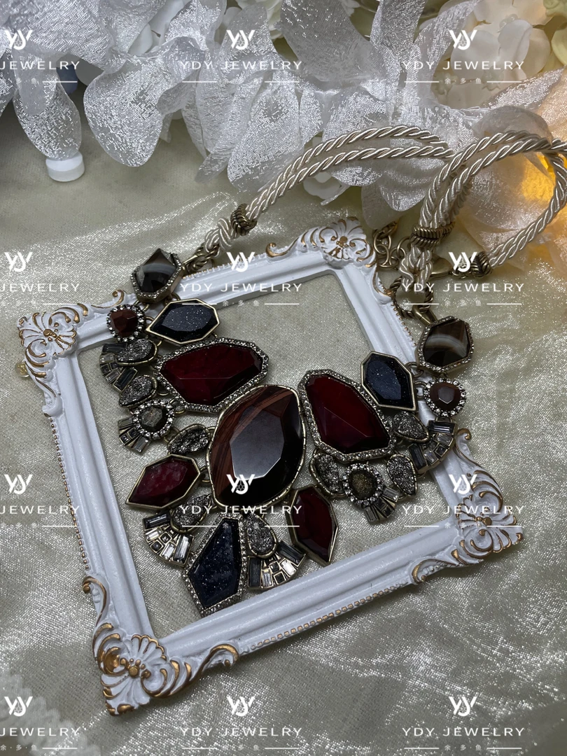 非金属仿水晶项链 古典设计感镶嵌气质项链