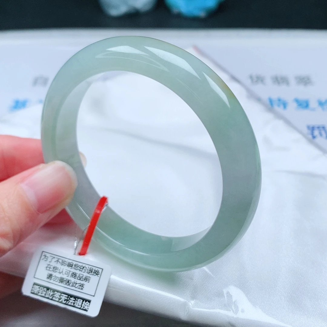翡翠手镯未镶嵌53圈