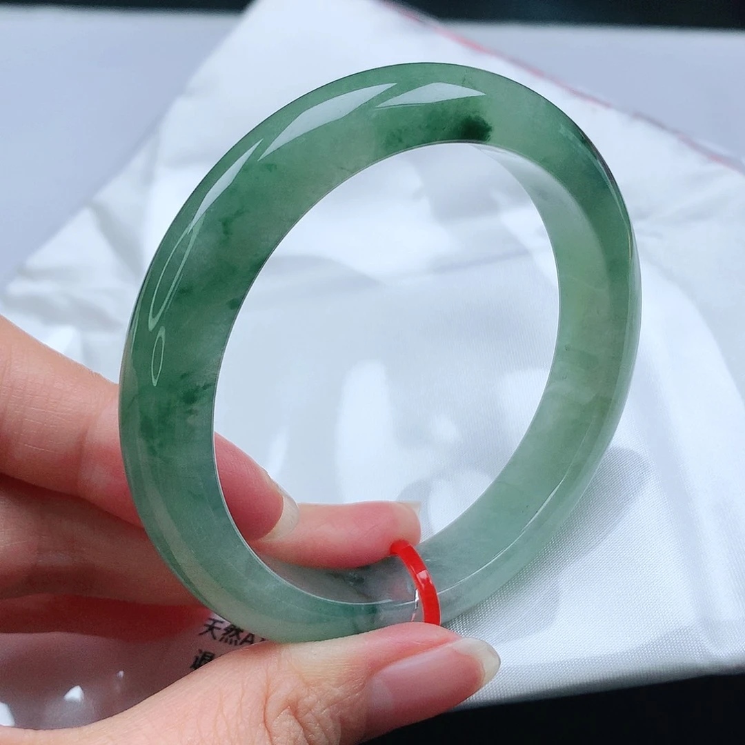 翡翠手镯未镶嵌57圈