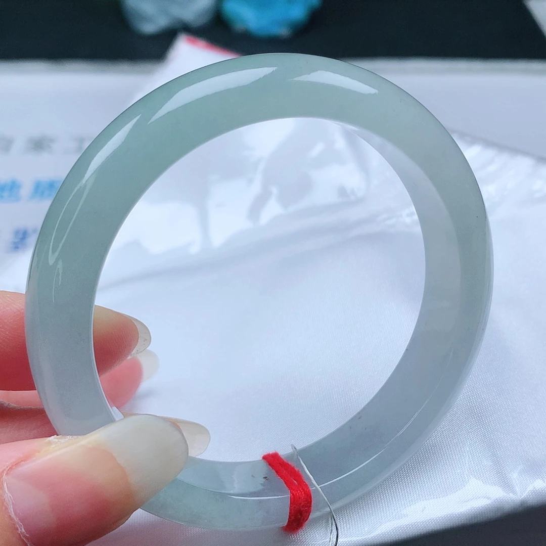 翡翠手镯未镶嵌57圈