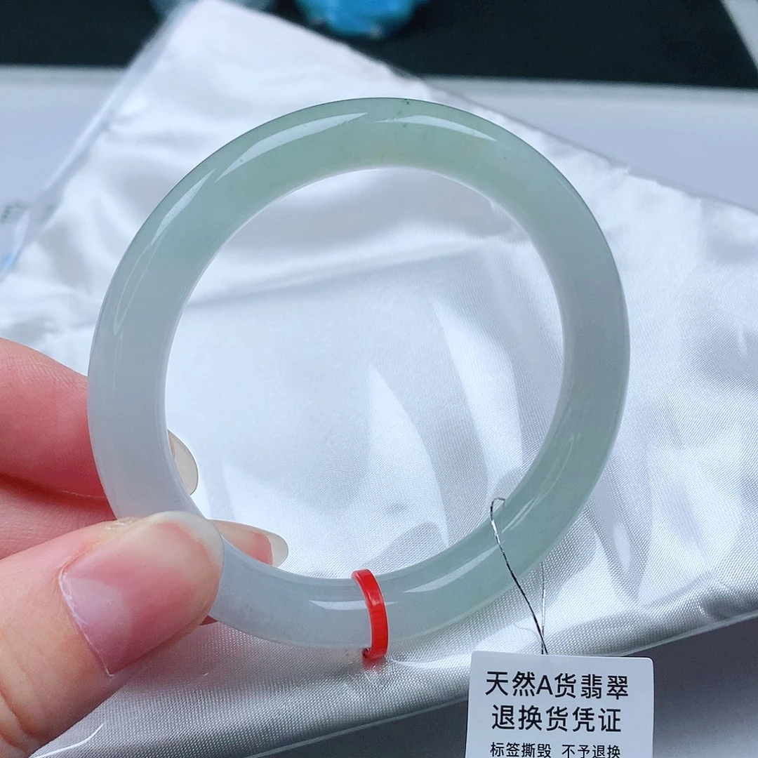翡翠手镯未镶嵌53圆