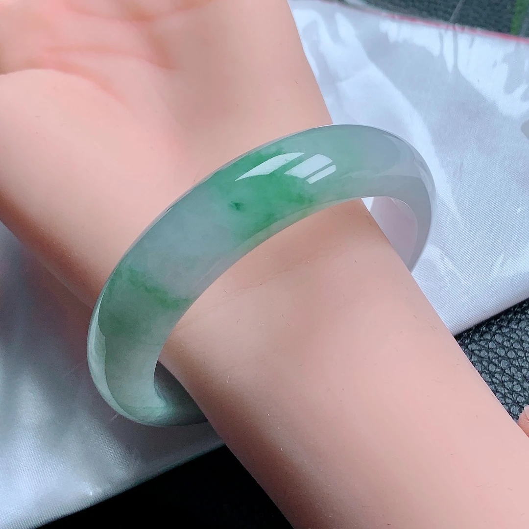 57圈天然A货正圈加宽翡翠手镯冰透飘绿妈妈玉镯子女款美人镯