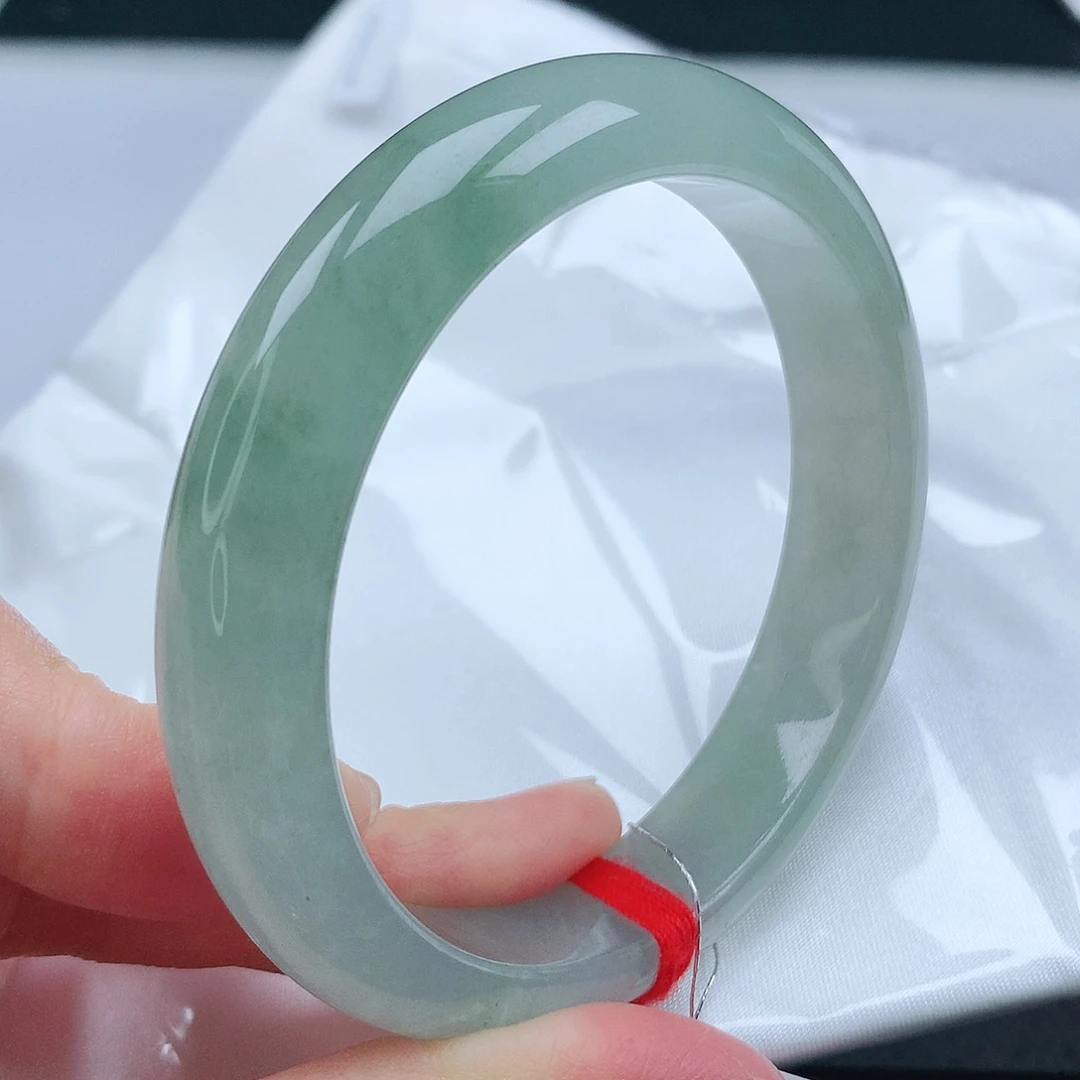 翡翠手镯未镶嵌58圈