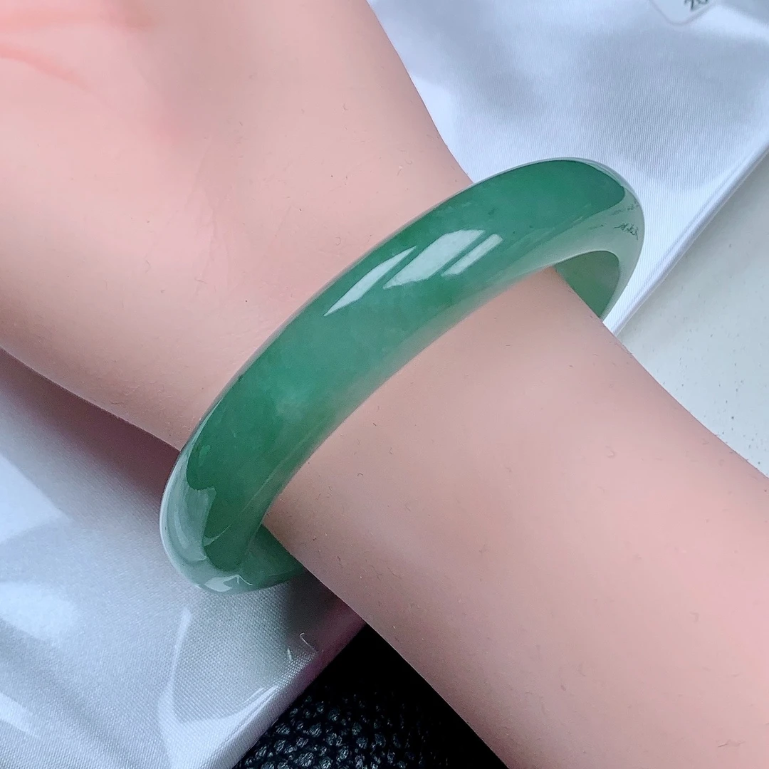 55圈天然A货翡翠冰透飘绿绿色手镯宽边加厚菠菜绿满绿玉镯子女款