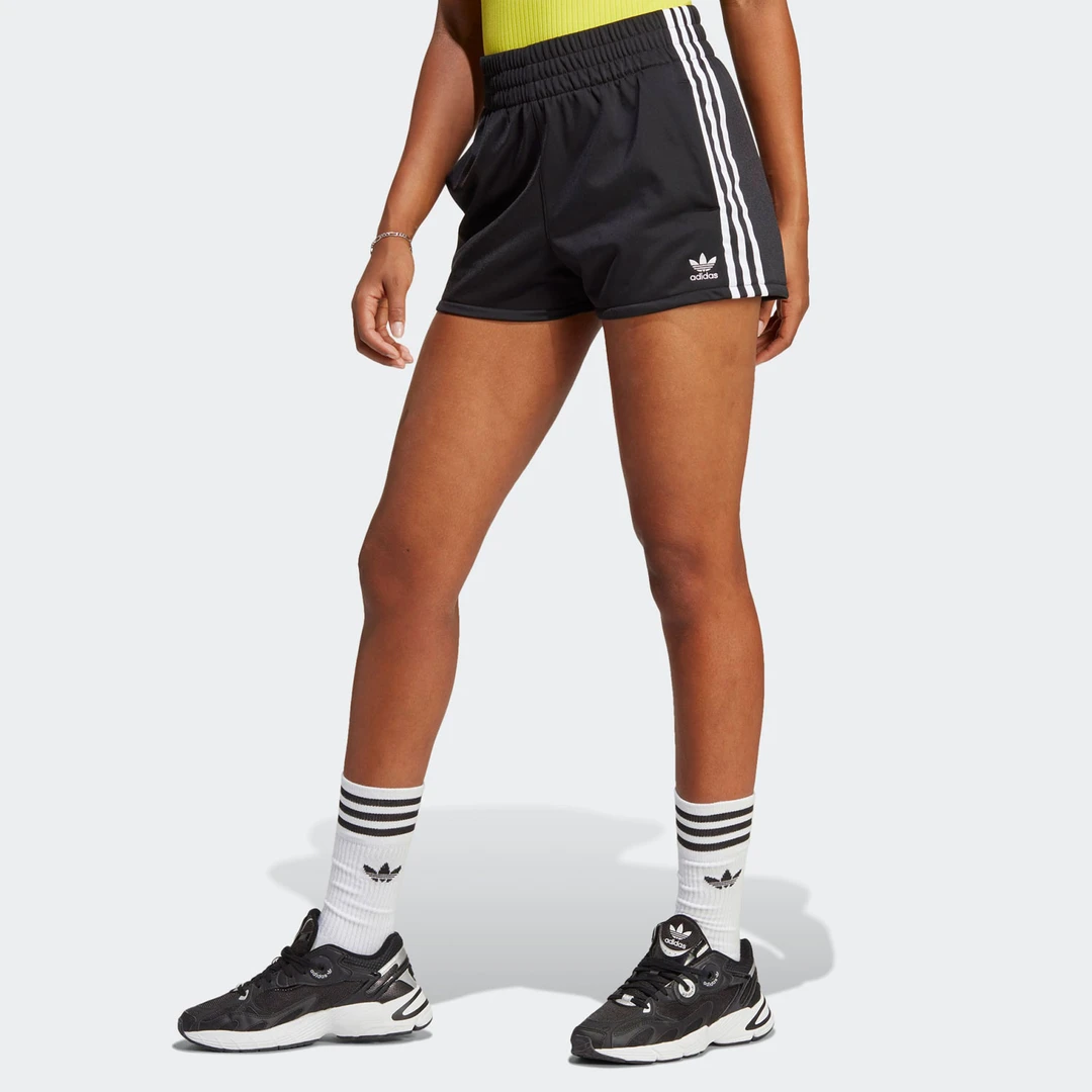 Adidas/阿迪达斯正品三叶草新款女子休闲时尚运动短裤IB7426